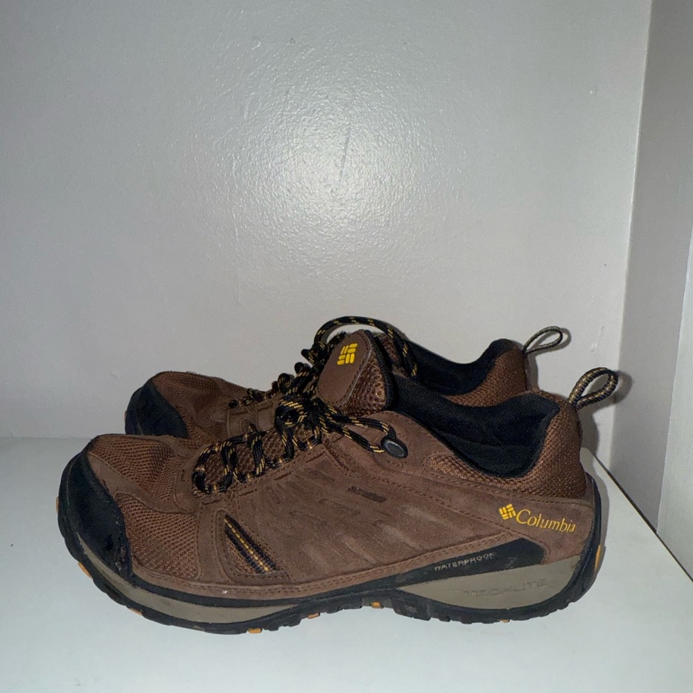 Columbia Brown and Black Athletic Shoes with Lace-Up Design